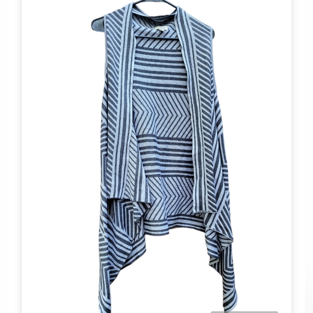 ONE World Waterfall style vest size 1X